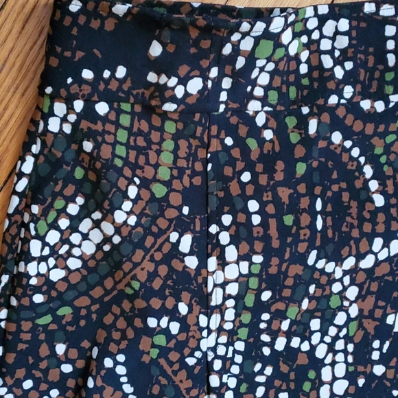 Notations patterned skirt *host pick!!* - Picture 3 of 10